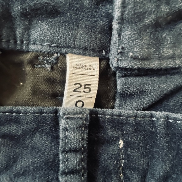 LOFT Velvet Skinny Pants in Ominous Navy - size 25 / 0 - Picture 4 of 6